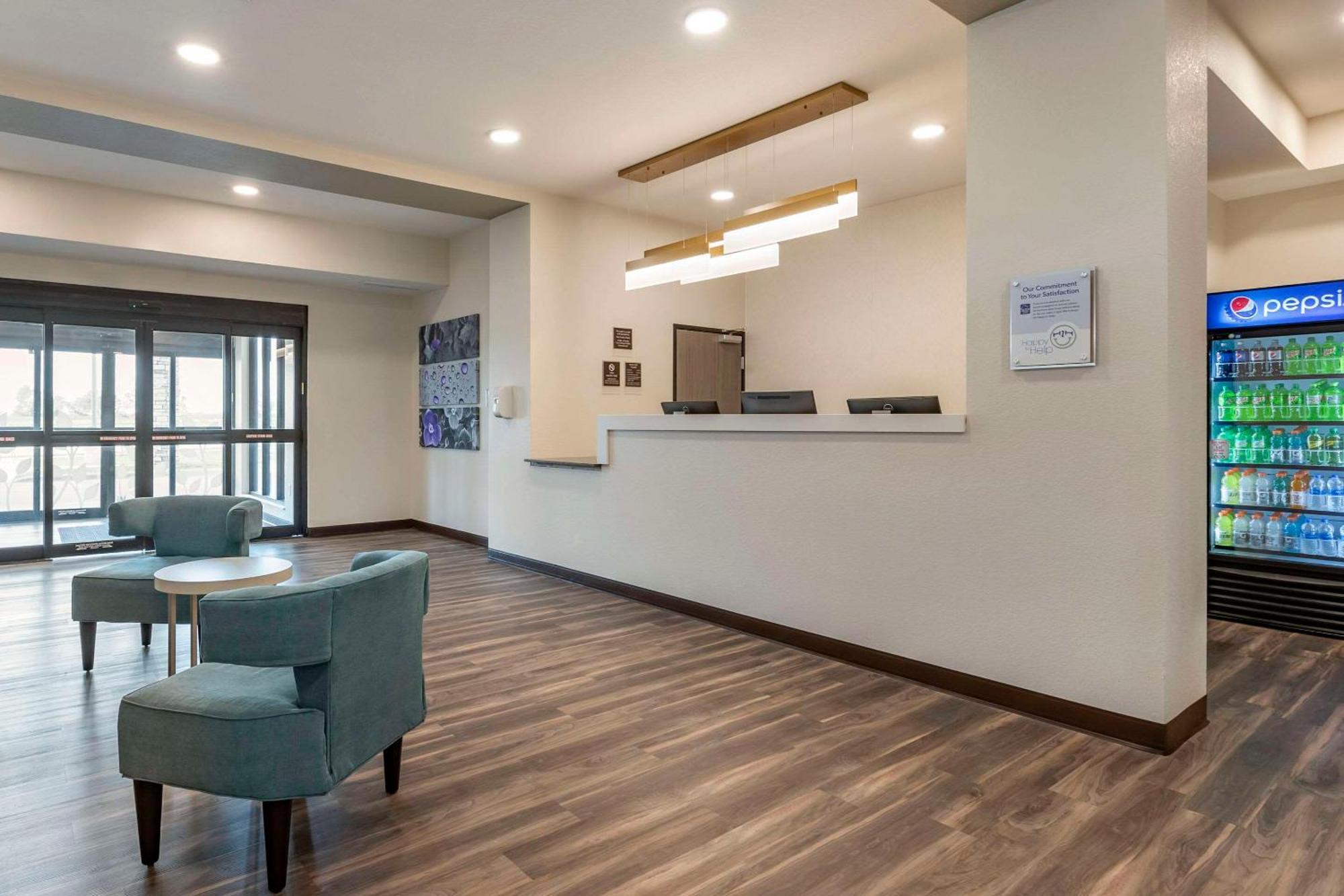 Mainstay Suites Waukee-West Des Moines Exterior photo